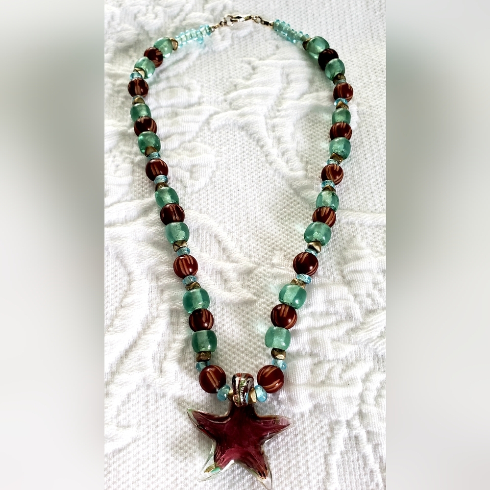 Hand Blown Beaded Star Necklace With Dust Bag - Picture 5 of 6